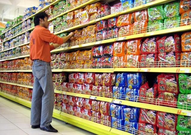 方便食品進(jìn)入熱銷(xiāo)時(shí)期，供不應求狀況持續